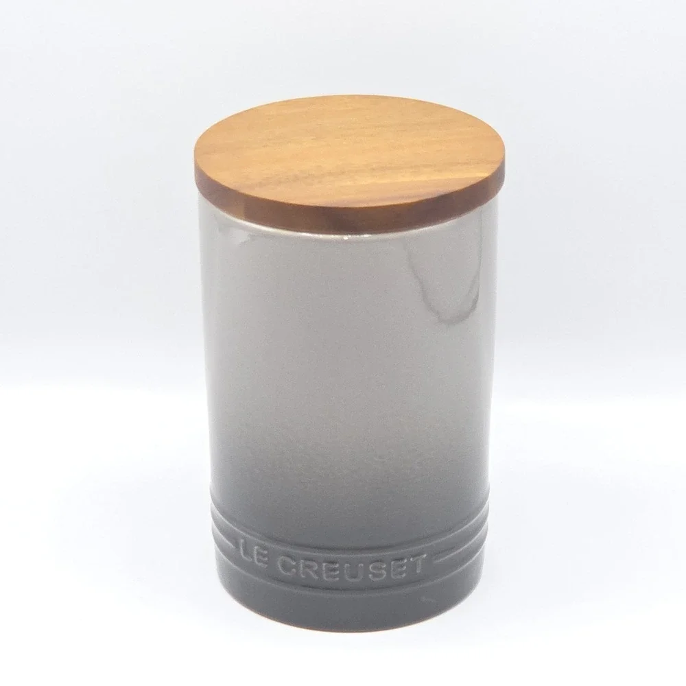 Le Creuset Flint 26oz Stoneware Canister with Wooden Lid New Factory Second